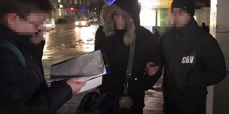 虛擬貨幣犯罪｜烏克蘭警察「賄賂」遭逮補，涉嫌向罪犯勒索5,000美元等值比特幣。圖片來源：SBU