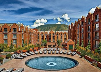 眾籌巨頭 Indiegogo 推出 ICO 平台之後呢？現在一個豪華度假酒店透過它完成了第一檔「證券型代幣銷售（STO）」