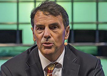 科技富翁Tim Draper更進一步預測「加密貨幣採用率會超過法幣」