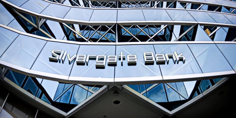 一間「Crypto 友善」的銀行透露近況：新增59個密碼貨幣公司客戶、但存款額下降了1.23億美元