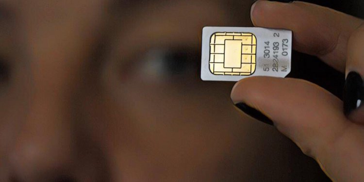 美國一名學生駭 SIM 卡竊「上億台幣」的密碼貨幣，花錢買直升機跑趴，法院判 10 年有期徒刑