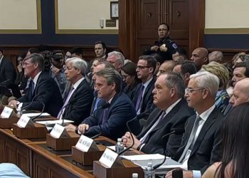 高盛執行長在美國眾議院聽證會中，正式確認「高盛將推出交易平台為假消息」