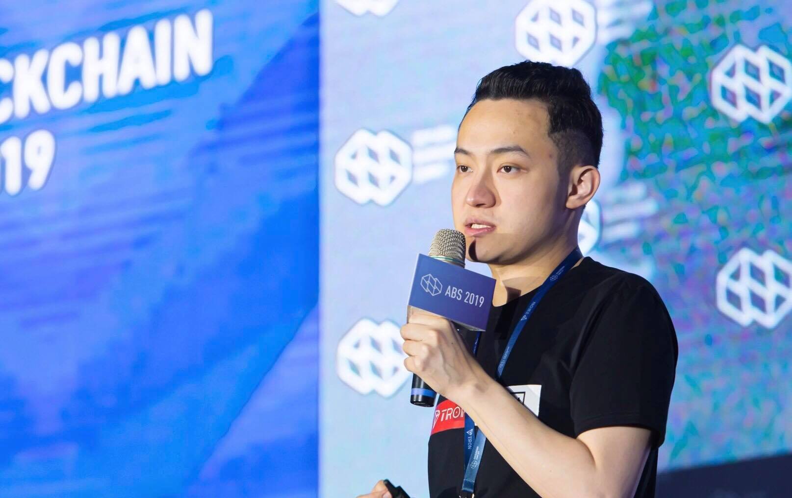 巴菲特午餐沒了？孫宇晨：「取消不延期」，中國媒體質疑：孫宇晨還困在中國