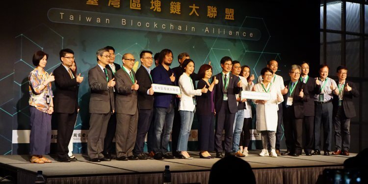 DSC00980 | 動區動趨-最具影響力的區塊鏈新聞媒體 國發會號召從業者正式成立「臺灣區塊鏈大聯盟」,簽署宣言放上以太坊鏈上永久存在