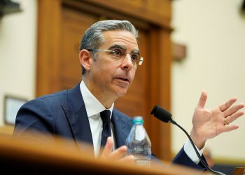 撼動美元霸權？——Facebook《Libra》負責人在聽證會遭施壓：削弱美國掌控全球金融，應該暫停