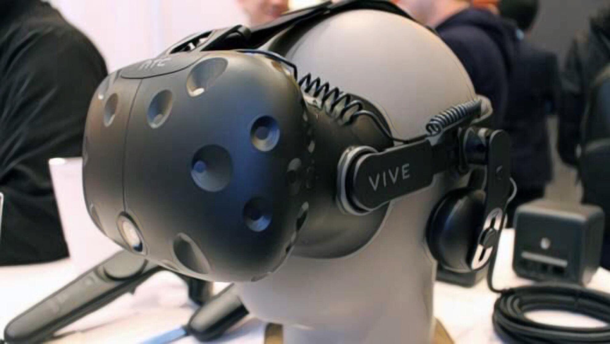 宏達電的 HTC VIVE 計劃啟動「區塊鏈商業交易平台」，加速虛擬實境採用