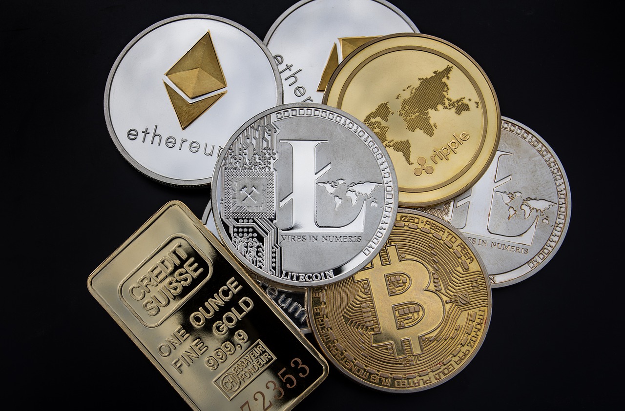 競爭幣在比特幣平盤中小幅上漲，EOS 漲幅 8%、以太幣漲幅 4%