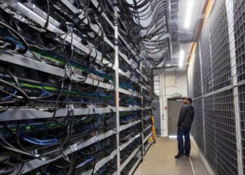 比特幣價格無法維持普通礦工的基本營運，比特幣全網算力（hashrate）出現大幅下降