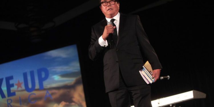 ‘Rich-Dad-Poor-Dad’-Author-Robert-Kiyosaki-Believes-Bitcoin-Will-Replace-Fake-Currency-1440x600 | 動區動趨-最具影響力的區塊鏈新聞媒體 富爸爸作者羅伯特清崎:無限QE美元貶值還想存錢?投資一點「比特幣」和黃金吧