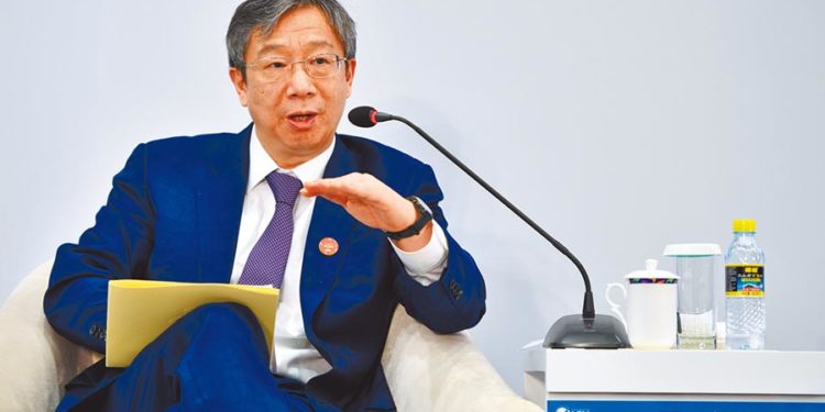 中國央行行長易綱公開訪談：談利率、央行數位貨幣、1.5 兆疫情紓困