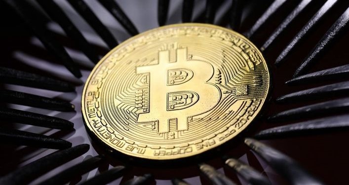 000075824_piclink | 動區動趨-最具影響力的區塊鏈新聞媒體 歷史新高!全球5兆美元現金伺機入場,比特幣會像2008年的「白銀」迎來爆發嗎?