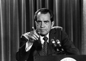 美國霸權的誕生史，美元與世界貨幣體系〈一〉走向戰爭：貨幣霸權的鐵與血