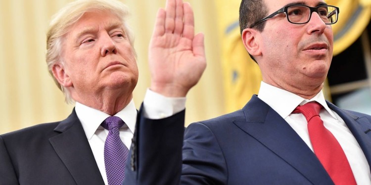 Mnuchin_Trump_ap_img | 動區動趨-最具影響力的區塊鏈新聞媒體 前總統國安顧問:中美貿易戰時,川普曾要美國「財政部長」加強比特幣監管