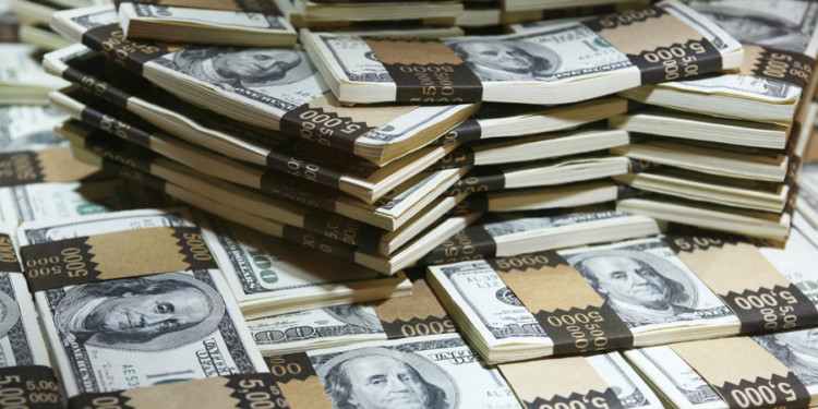 銀行現金暴增！美國聯準會 FED：存款帳戶總額高達 15.4 兆美元破歷史紀錄