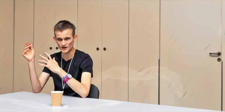 網上群起懷疑「V神賣以太幣買 BTC」，Vitalik 澄清：近 4 年沒入手過比特幣