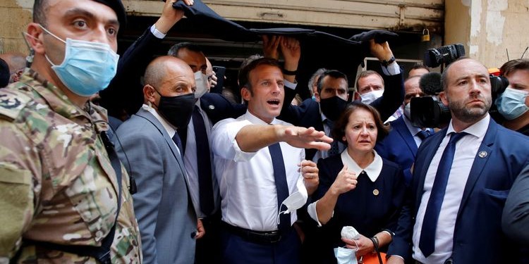 爆炸案後續》黎巴嫩內閣總辭，法國總統馬克宏親訪籲「金援透明化」，區塊鏈是解方？