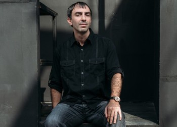 分析師 Tone Fays：如果明年達 2 萬點大關，比特幣漲破 50,000 美元是合理目標