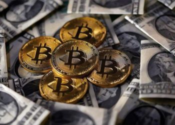 歐洲央行暗示「12月推出新寬鬆」、美國就業復甦，比特幣短線漲多 5% 回拉