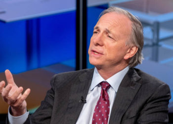 狠批川普！橋水基金達里歐：拒絕紓困方案對話會有嚴重後果；現金才是高風險資產