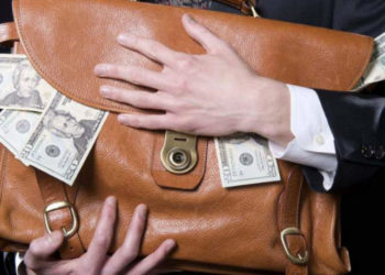 美股時代結束，現金為王時代來臨？股票,黃金,加密市場連跳水，美元指數破單月新高