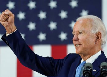 FED | 聯準會暗示支持拜登 「2兆美元印鈔」，債務貨幣化將使美元再貶值？