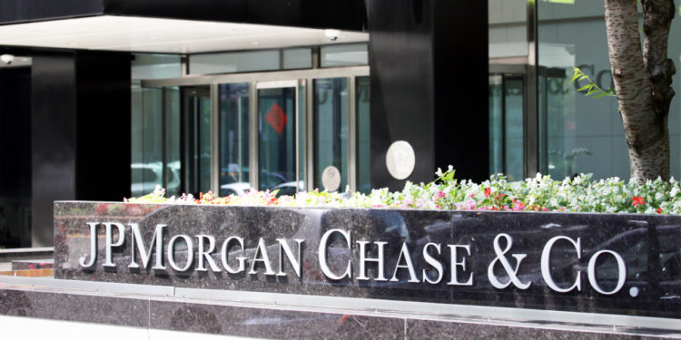 JPMorgan: 比特幣市值「能再漲10倍」！因傾向黃金ETF的機構投資人，也開始買進BTC