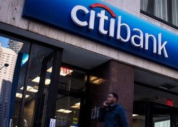 花旗銀行高層：比特幣明年上看 318,000 美元！類比 1970s 黃金何以漲 9 倍