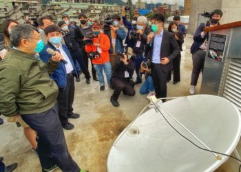 密碼龐克台灣｜柯文哲參觀「比特幣衛星接收器」，引來Blockstream執行長關注