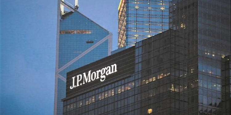 典範轉移？摩根大通：資金「湧入比特幣、撤出黃金」成長期趨勢，看衰金價