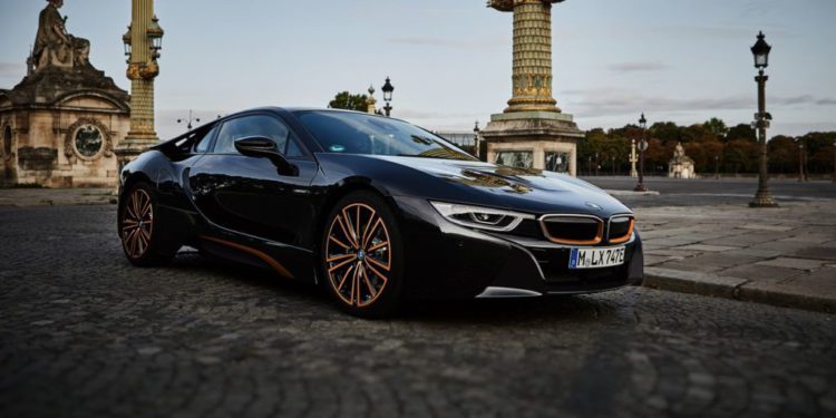 邊開超跑邊挖礦！BMW i8 配 RTX3080 成「全球最豪華礦機」，車主：單純想挑釁電競玩家