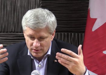 加拿大前總理哈珀：美元不太可能被取代，但「黃金、比特幣」有望成全球儲備貨幣