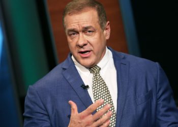 巧合頻頻！古根漢投資長多空立場驟變，新喊「BTC上看60萬」遭質疑操縱市場