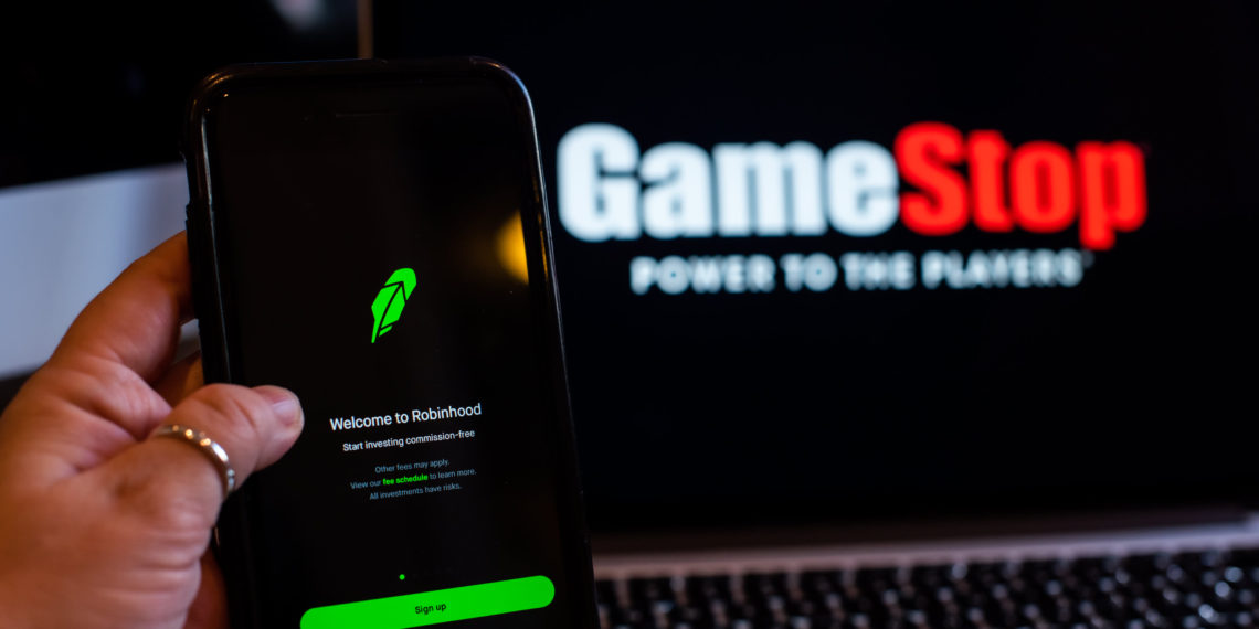 106832607-1611945795206-gettyimages-1230856931-GAMESTOP_APP | 動區動趨-最具影響力的區塊鏈新聞媒體 扛不了「GME軋空」保證金,Robinhood緊急注資34億美元、考慮再借10億