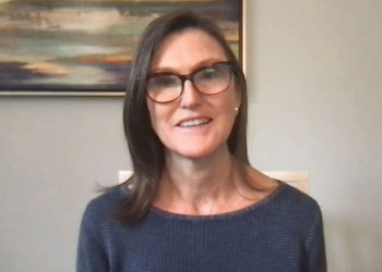 方舟投資 Ark |「比特幣是有效避險資產」女股神 Cathie：BTC 有望取代債券