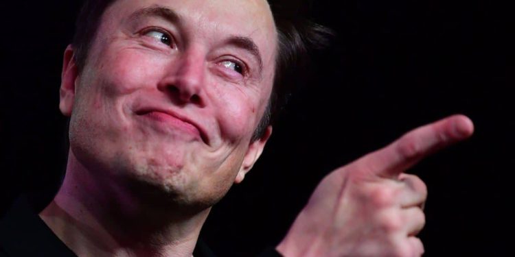 Elon-Musk-e1612869868572 | 動區動趨-最具影響力的區塊鏈新聞媒體 不爽籌碼太集中!馬斯克最後通牒 : 「狗狗幣大戶」把幣賣光,就會全力支持