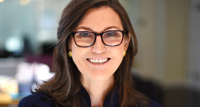 Ark女股神: 「牛市擴張中，方舟正逢低買入」; 比特幣終將趨向「固定收益」取代債券