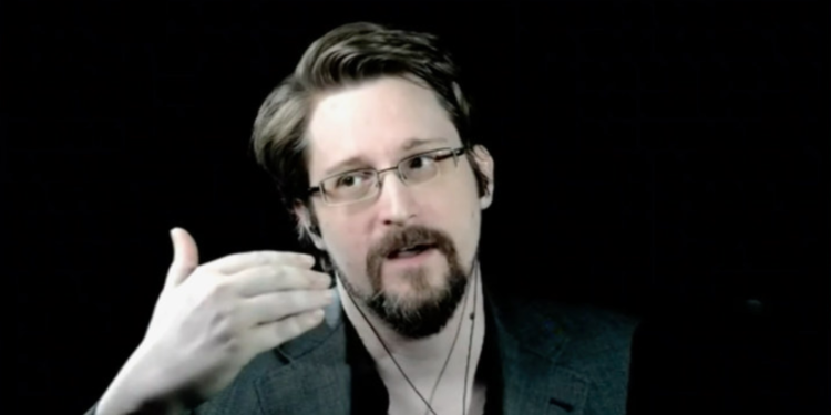 768768_iug | 動區動趨-最具影響力的區塊鏈新聞媒體 神鬼駭客再批比特幣!史諾登:它各方面表現糟透了,如「金融隱私」