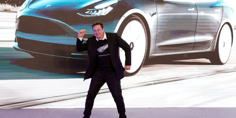 想用「比特幣買」特斯拉？稅收政策分析師 : 龐大價差獲利「恐致重稅」！