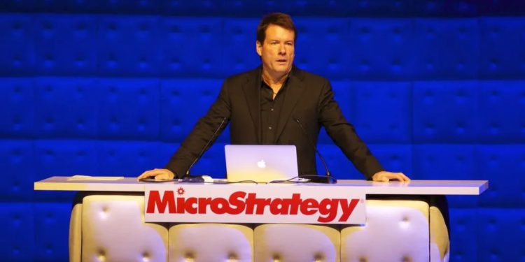 人物故事 | 美股上市公司 MicroStrategy CEO 爭議並存，微策略「無限加碼比特幣」意欲何為？