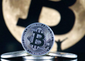 比特幣再創新高站61,844美元！週漲28%，受益美1.9兆紓困案、加拿大ETF、NFT熱潮