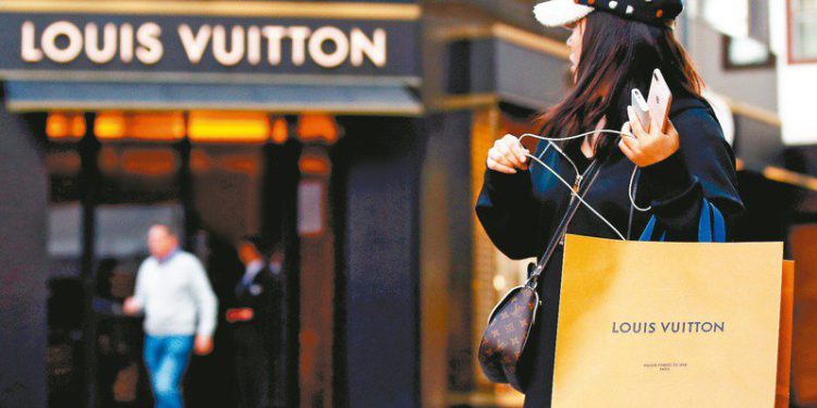 奢侈品牌聯手！「LVMH 卡地亞 Prada」創立 Aura 區塊鏈聯盟，借助加密防偽認證打擊假貨
