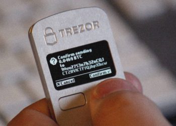 Trezor｜冒牌冷錢包上架蘋果App Store！用戶不查遭詐「3,000萬台幣BTC」