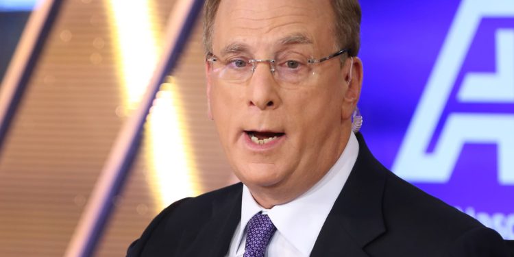 NLYTR_I8687RRE | 動區動趨-最具影響力的區塊鏈新聞媒體 貝萊德是否會投資比特幣?CEO:正密切研究,或成為「類似黃金」的資產類別