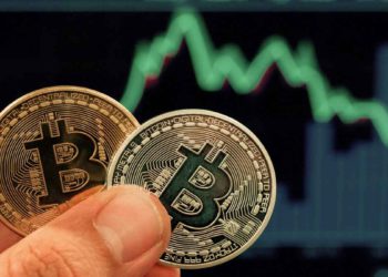 美國銀行基金經理人市調 :「做多BTC」位居熱門度 No.1；幣價跌破 4 萬鎂，牛市到頂前兆？