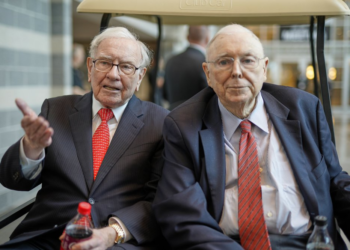 巴菲特股東會｜查理蒙格：比特幣的發展「令人作嘔」、違背文明社會利益