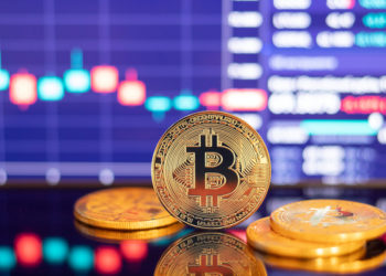 比特幣｜走勢似 S2F 模型 2017 年高點前反彈；5.6 億美元選擇權今到期，多空交錯