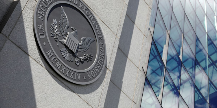 Source: Andrew Kelly, REUTERS | 動區動趨-最具影響力的區塊鏈新聞媒體 美國 SEC 再示警!投資比特幣期貨的基金「風險更大」,且 BTC 市場高度投機