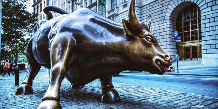 牛市完結還是繼續？一窺盤整期間「巨鯨 散戶 機構 長期持有者」各自操作動向