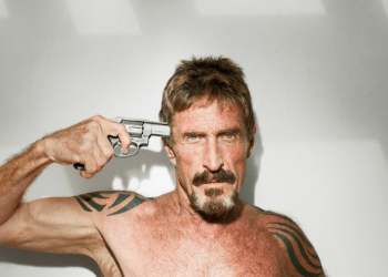 McAfee驚傳「西班牙獄中自殺」享壽75歲！才剛被批准引渡美國、發不自殺聲明