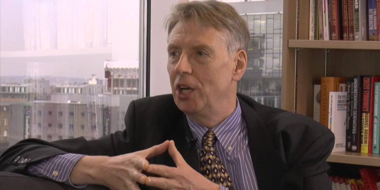 英國經濟學家警告：比特幣泡沫將「導致惡性通膨」；Fed前主席當年大錯特錯